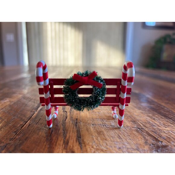 Miniature Candy Cane Bench Figurine With Wreath Decoration By Department 56 Chri - Picture 2 of 5